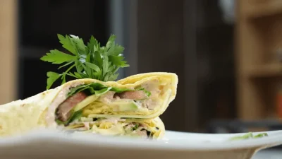 avokadolu-ton-balikli-wrap-tarifi