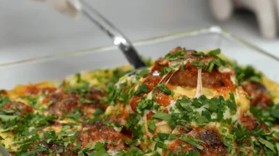 kofte-ve-patates-pureli-firin-yemegi