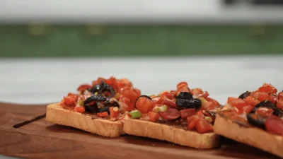 kahvaltilik-ekmek-ustu-pizza-tarifi